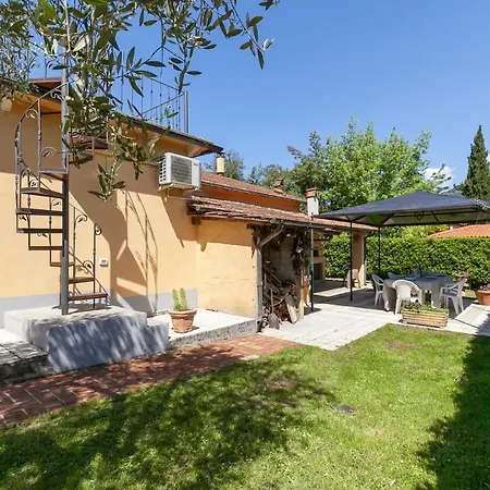 Casa vacanze Awesome In With Kitchen