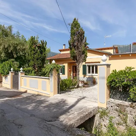 Awesome In With Kitchen * Camaiore